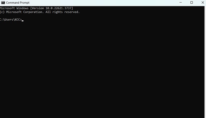 در ویندوز ابتدا Command Prompt را باز کنید.
